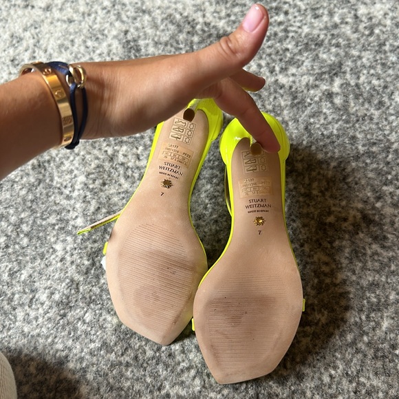 Stuart Weitzman neon yellow heel - Picture 5 of 8